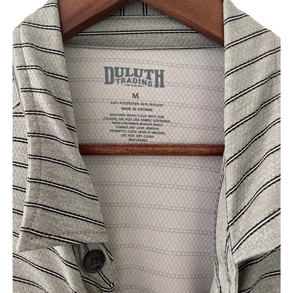 Duluth Trading Polo Shirt Mens Medium Gray Short Sleeve Relaxed Fit Zip Pocket - Picture 4 of 7